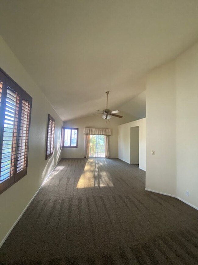 Building Photo - Moreno Valley 4 Bedroom Home Located in Sunnymead Ranch