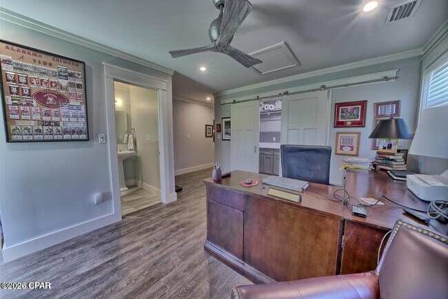 Building Photo - 263 Lullwater Dr