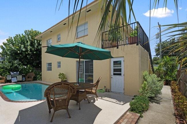 Primary Photo - 216 Ocean Breeze
