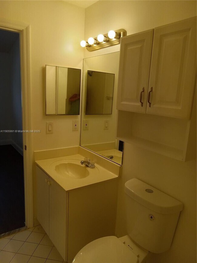 Building Photo - 1270 SE 27th St