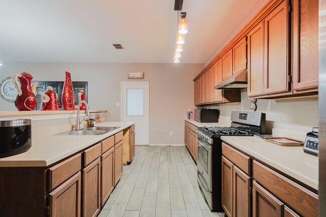 Building Photo - 13126 Ent Loop