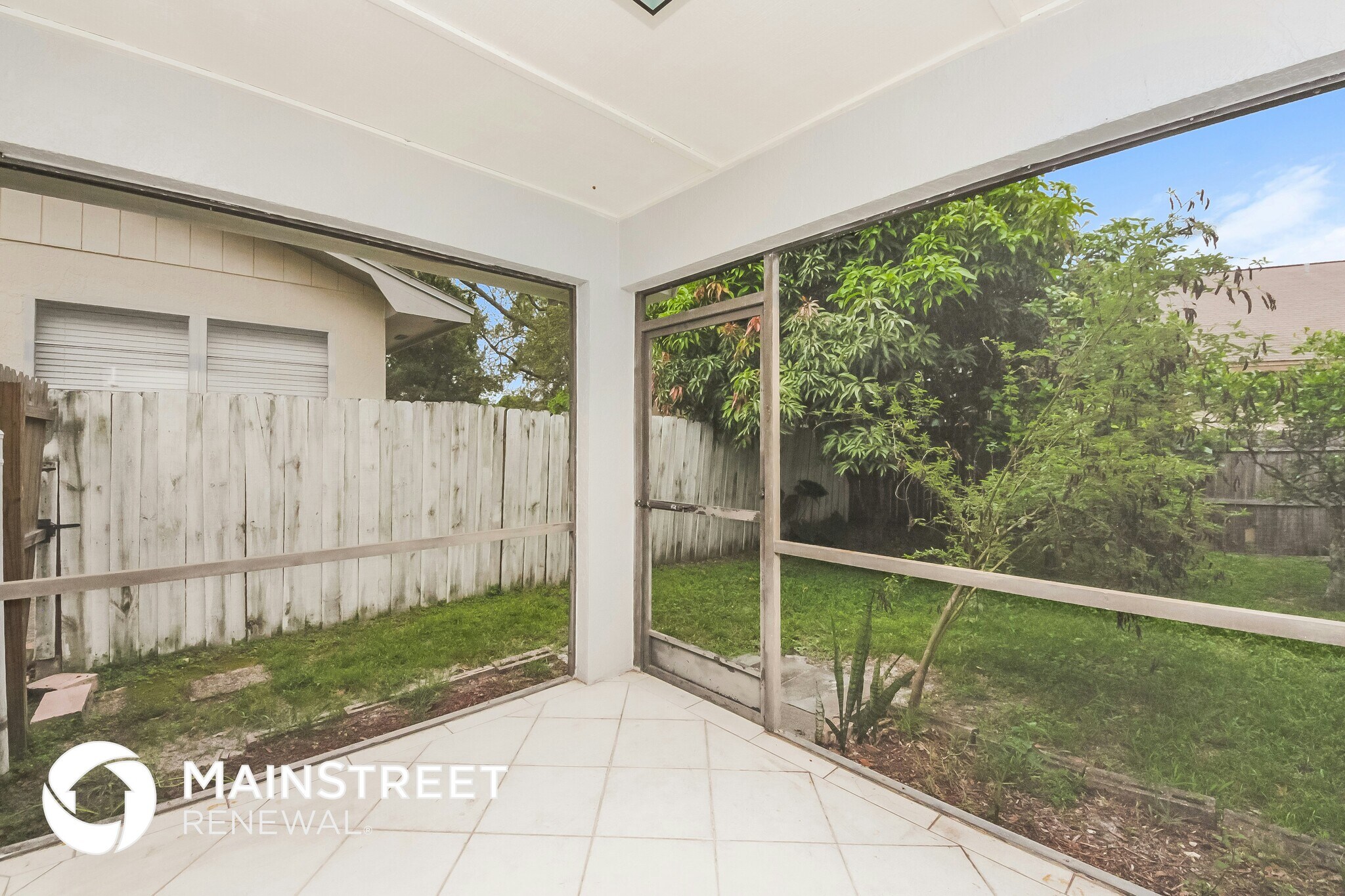 Building Photo - 4454 Sandhurst Dr