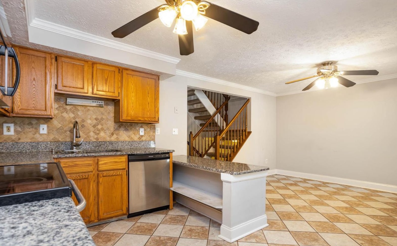 Kitchen - 218 Maple Wreath Ct