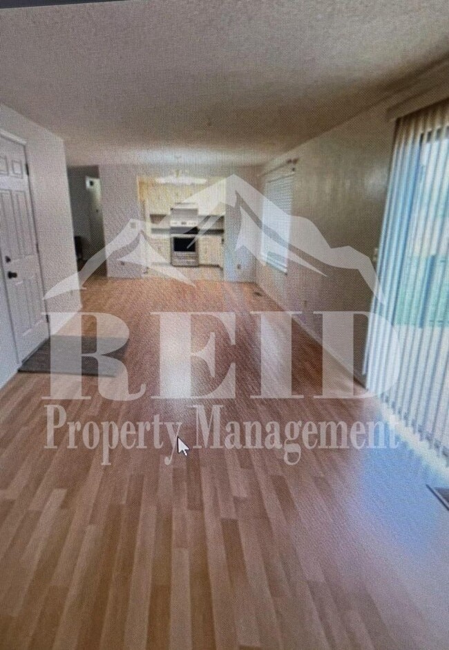 Building Photo - 3 BED 1.5 BATH RAMBLER - PORT ORCHARD