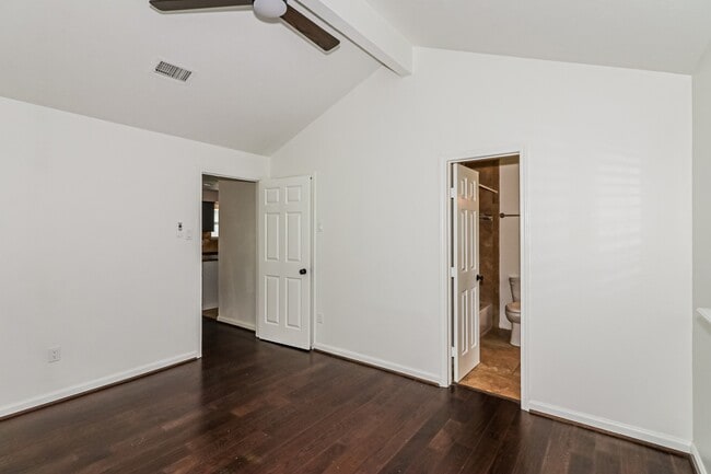 Building Photo - 28914 Champion Oaks Dr