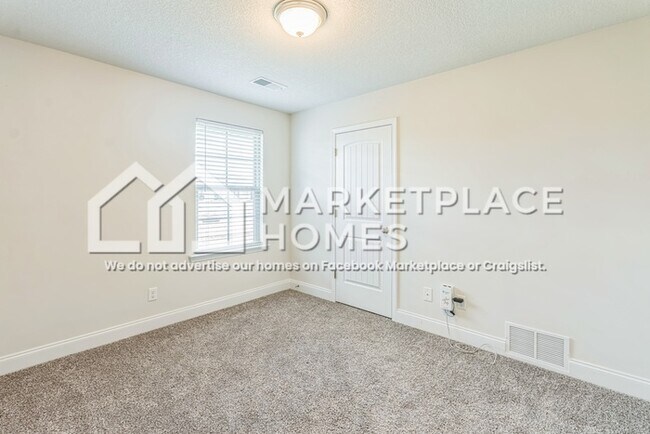 Building Photo - 2488 Marion Ln