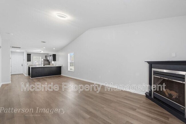 Building Photo - 1217 Longpoint Dr