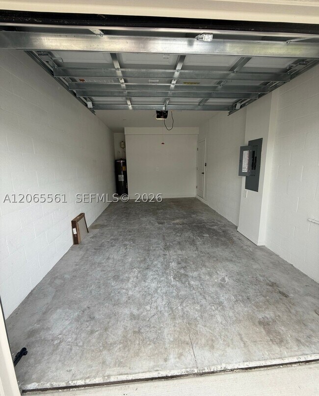 Building Photo - 4230 Catalina Dr