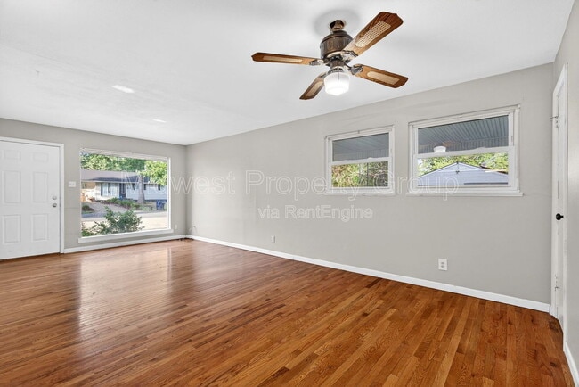 Building Photo - 710 Tyson Dr