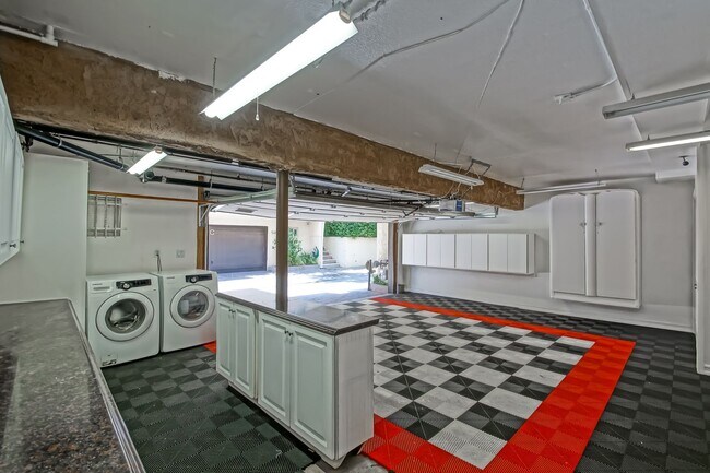 Building Photo - BRIGHT & AIRY, REAR-UNIT TOWNHOUSE W/ SPACIOUS PATIO, BALCONY & HUGE 2-CAR GARAGE IN GATED COMMUN...