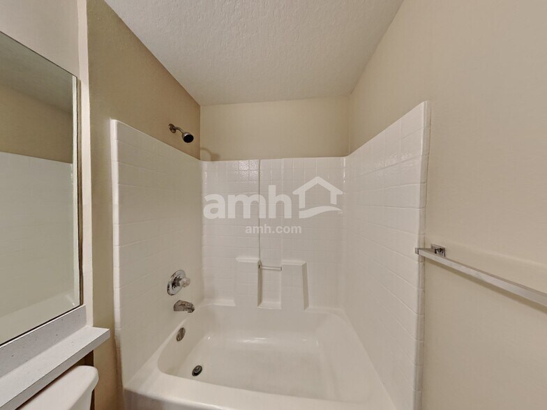 Building Photo - 10440 Blackmore Dr