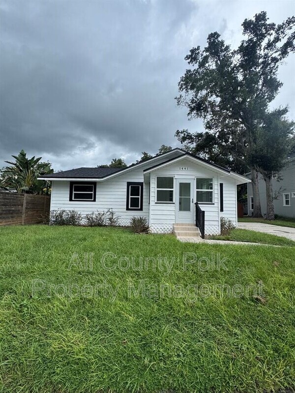 Primary Photo - 1441 Dann St
