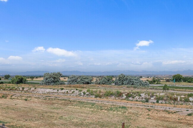 Building Photo - 15411 Village Cir E