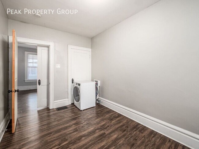 Building Photo - 26 E 2nd Ave