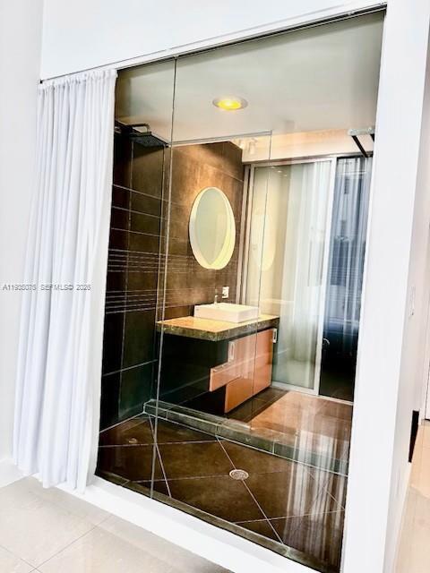 Building Photo - 2100 Park Ave