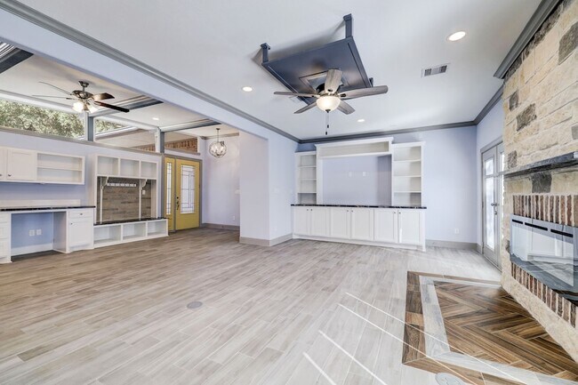 Building Photo - 12903 Figaro Dr
