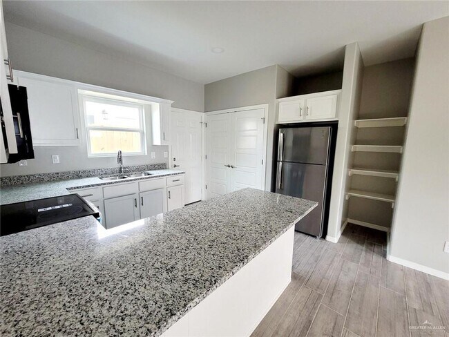 Building Photo - 13 13th St