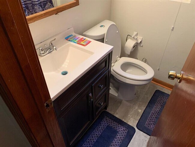 Building Photo - 1805 Mayhew St