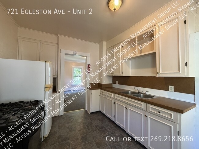 Building Photo - 721 Egleston Ave