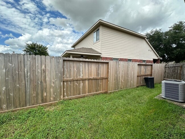 Building Photo - Great Opportunity in Cypress!