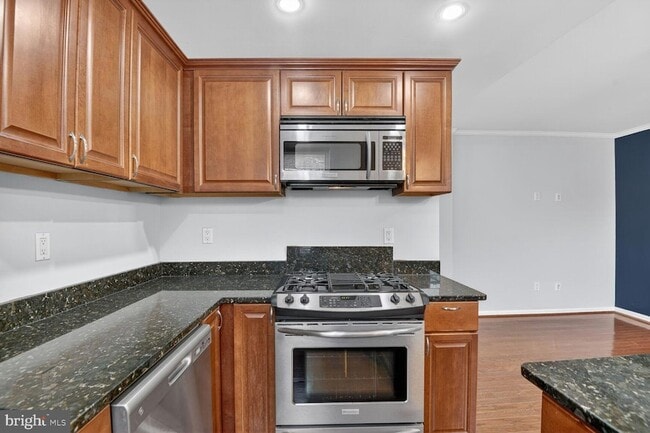 Building Photo - 1364 Constitution Ave NE