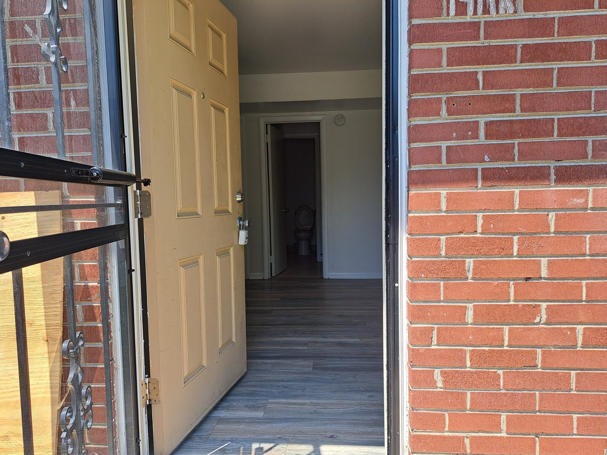 Building Photo - 1717 24th Ave N