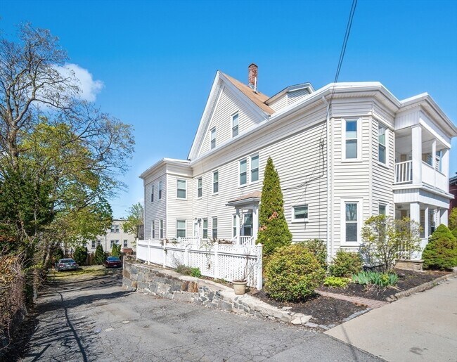 Building Photo - 117 Quincy St