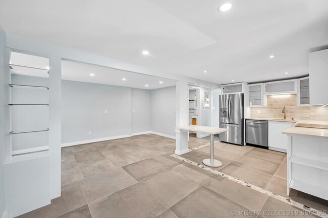 Building Photo - 828 NE 17th Way