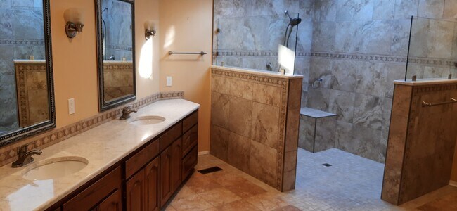 Building Photo - 46 Acceso Cir