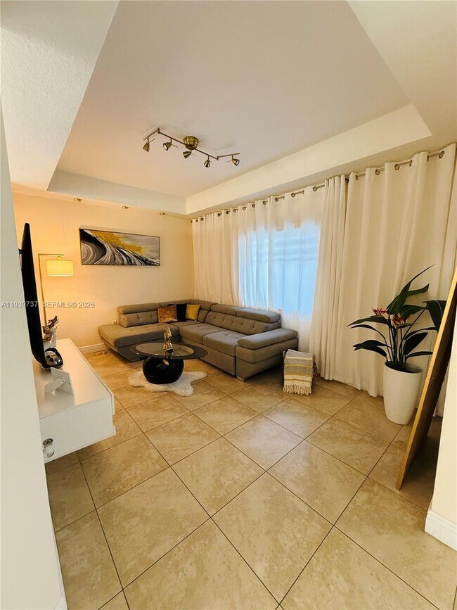 Building Photo - 16950 SW 93rd Ave