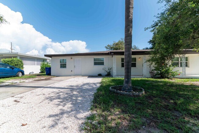 Building Photo - 1156 Angle Rd