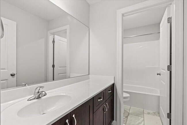 Building Photo - 239 Prominence Dr