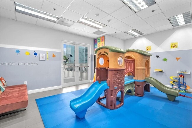 Building Photo - 1200 Brickell Bay Dr