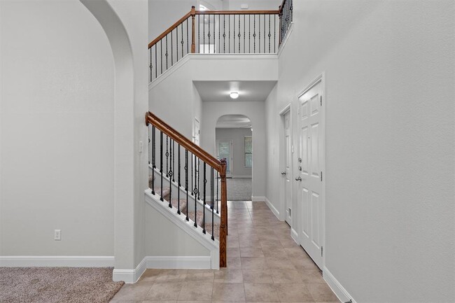 Building Photo - 706 Harwood Dr
