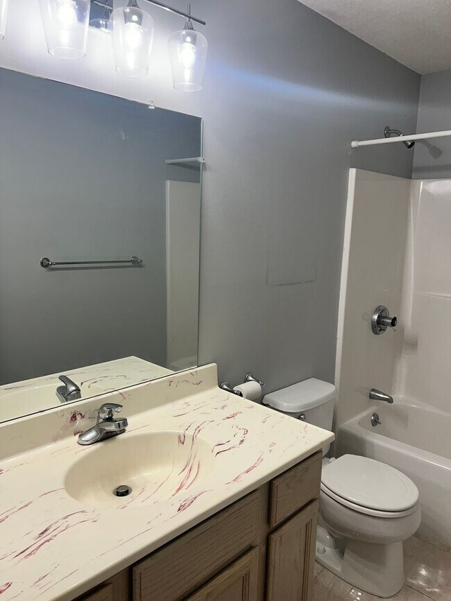 Building Photo - Beautiful Two Bedroom, Two Bath Condo in Ludlow. Available Now!