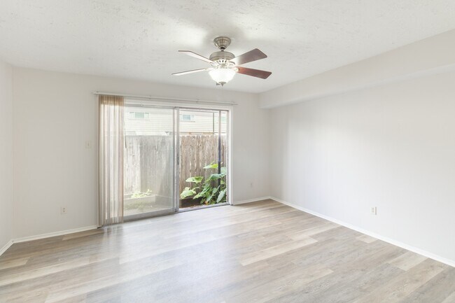 Building Photo - 429 N Post Oak Ln