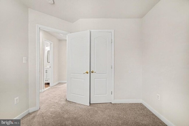 Building Photo - 6080 Ticket Way