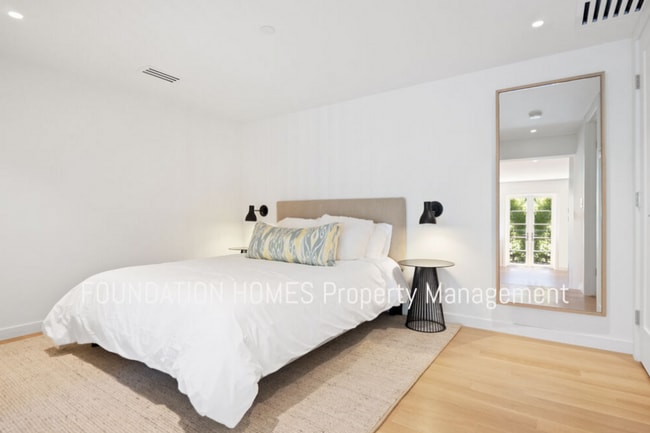 Building Photo - Stunning, Newly constructed, Modern 1BD/1BA ADU, Fully Furnished, Yard. -FOUNDATION-