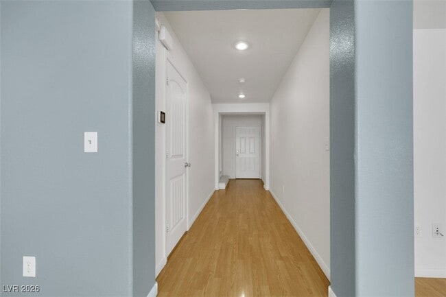 Building Photo - 321 Copper Pine Ave