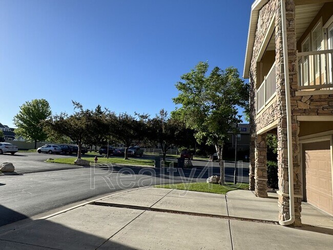 Building Photo - 1607 W 110 N