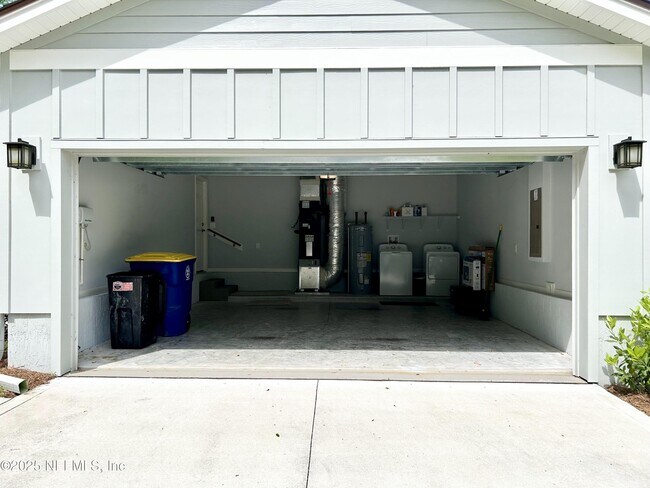 Building Photo - 208 Johnston Ave