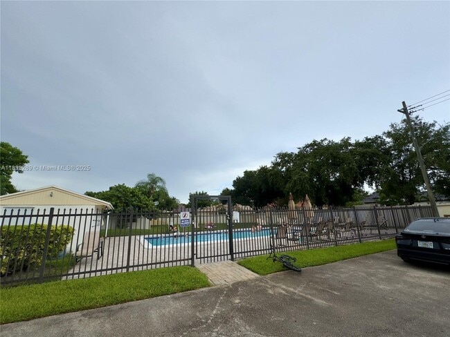 Building Photo - 3658 E Bell Dr
