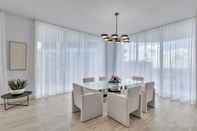 Building Photo - 525 N Fort Lauderdale Beach Blvd