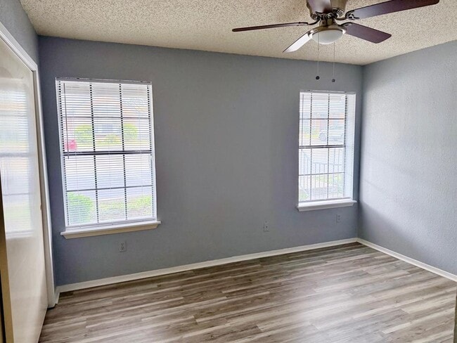 Building Photo - 1411 Gracy Farms Ln