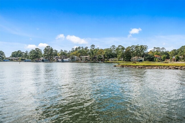 Building Photo - 3203 Poe Dr