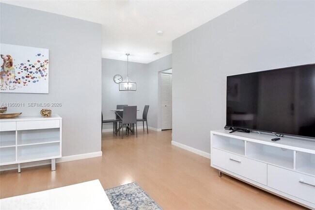 Building Photo - 1015 SW 30th St