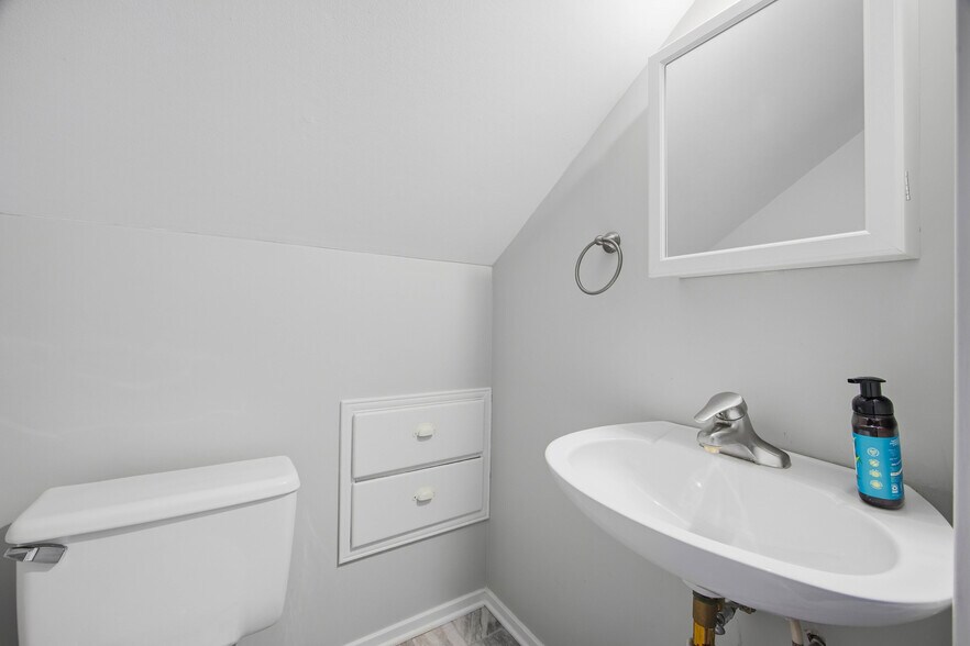 Building Photo - 406 Tarrington Rd