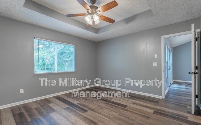 Building Photo - 3390 Millcrest Pl