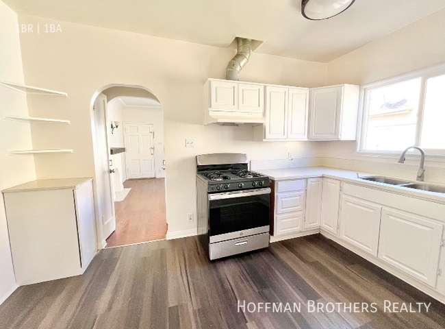 Building Photo - 518 1/2 Heliotrope Dr