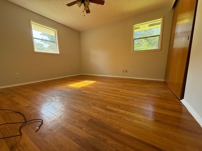 Building Photo - 1821 Grove Hill Ln